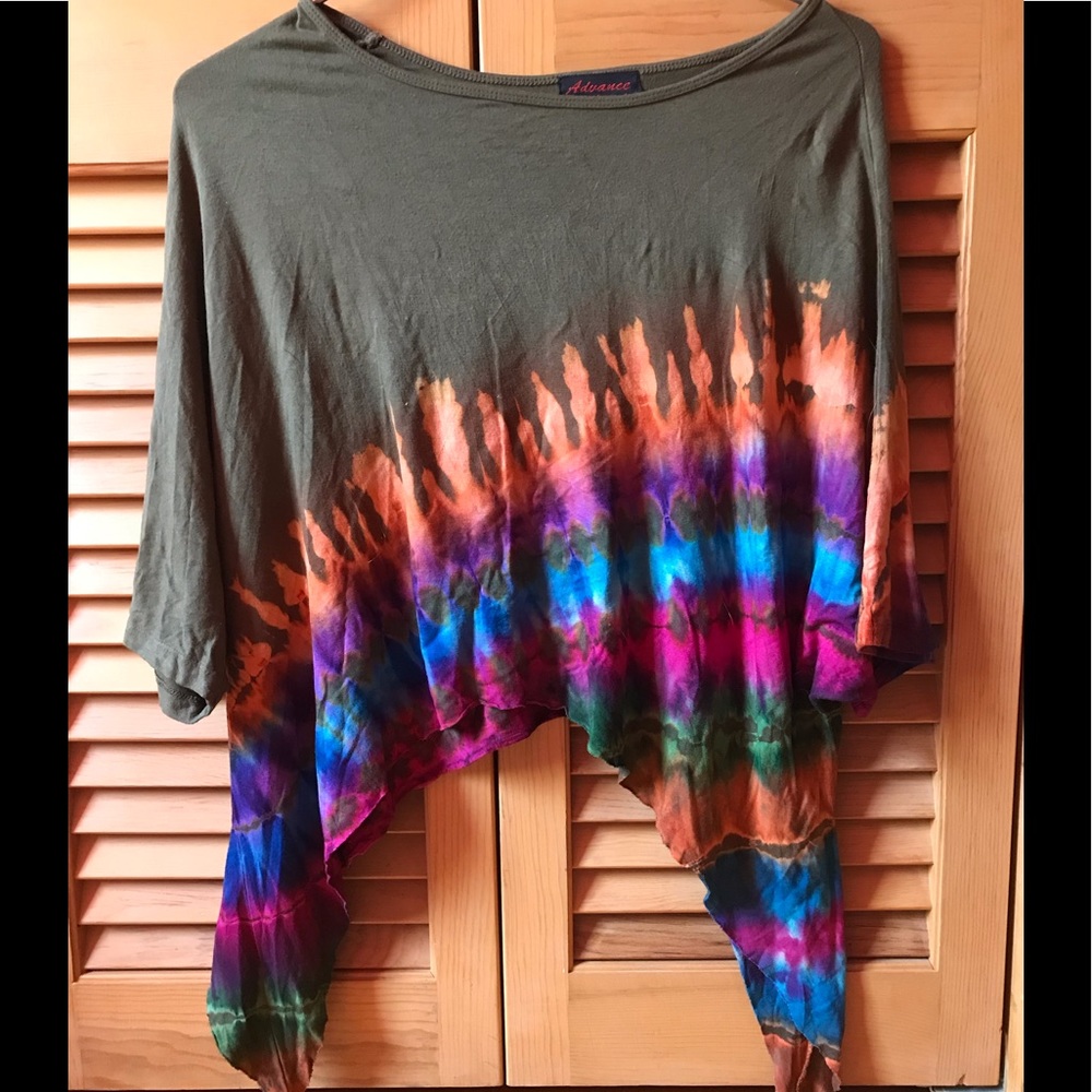 Women’s Tie Dye Hippie Boho Flowey T-shirt Small